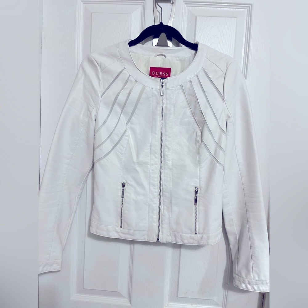 GUESS- VEGAN LEATHER STYLISH WHITE JACKET

Cowgirl chic!